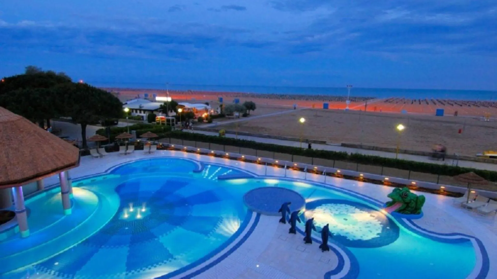 Modern Apartment With Stunning Seaview Terrace Bibione 0*,  İtalya